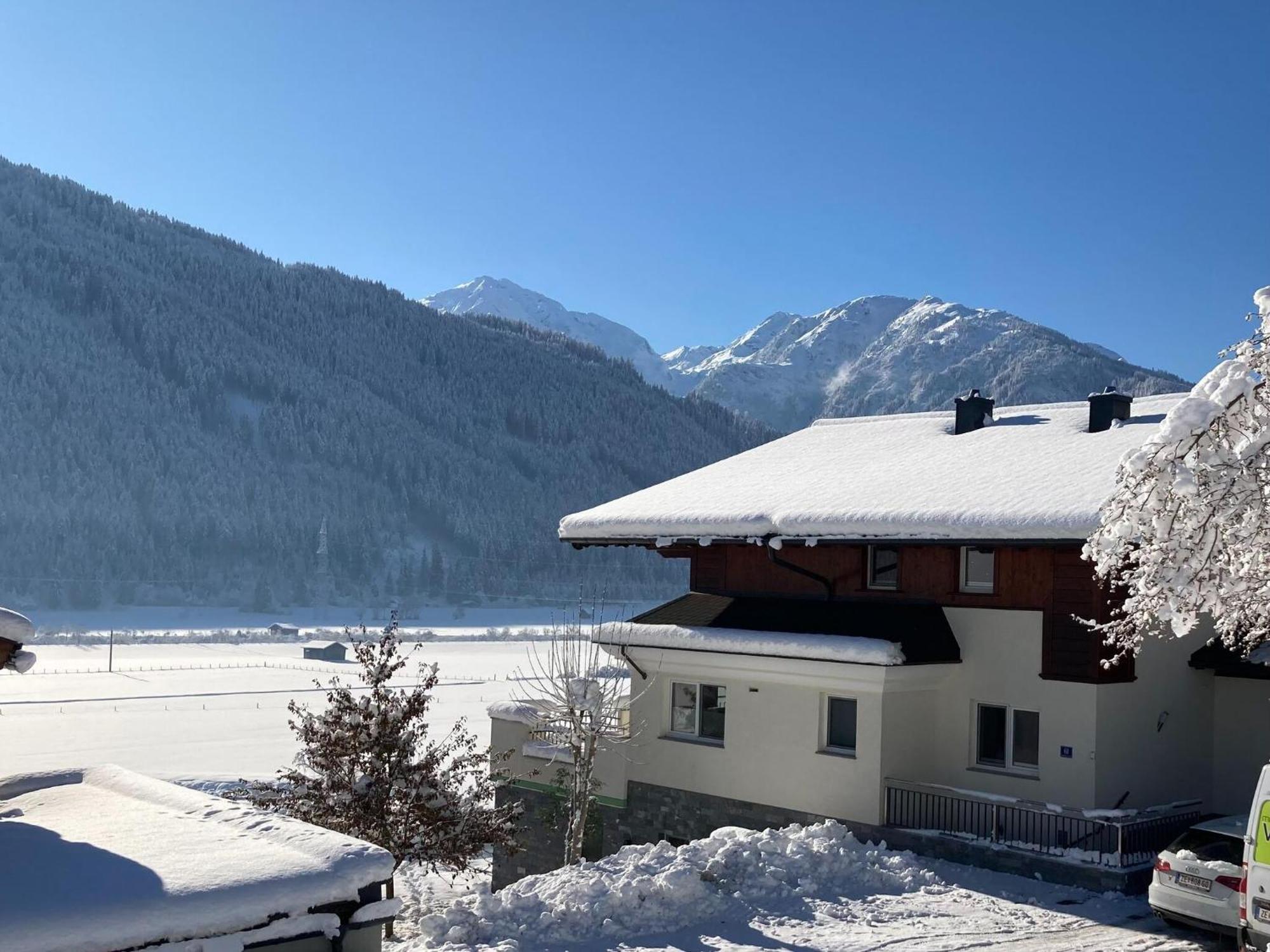 Holiday Apartment In Pinzgau With A Large Terrace ميترسل المظهر الخارجي الصورة