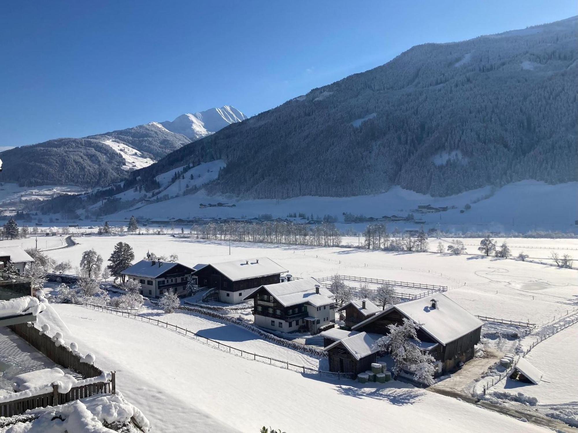 Holiday Apartment In Pinzgau With A Large Terrace ميترسل المظهر الخارجي الصورة